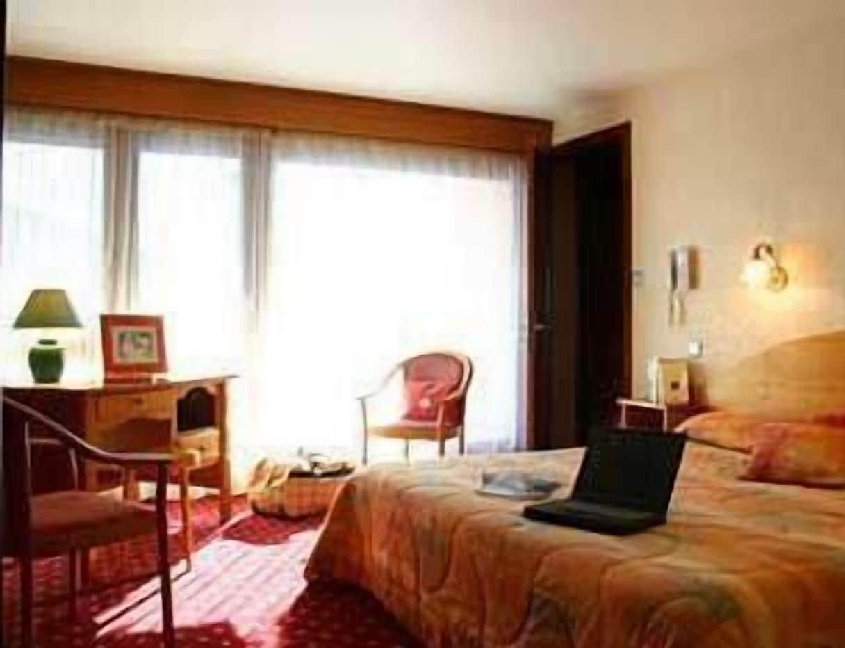 אוש Chris-Tal Hotel מראה חיצוני תמונה